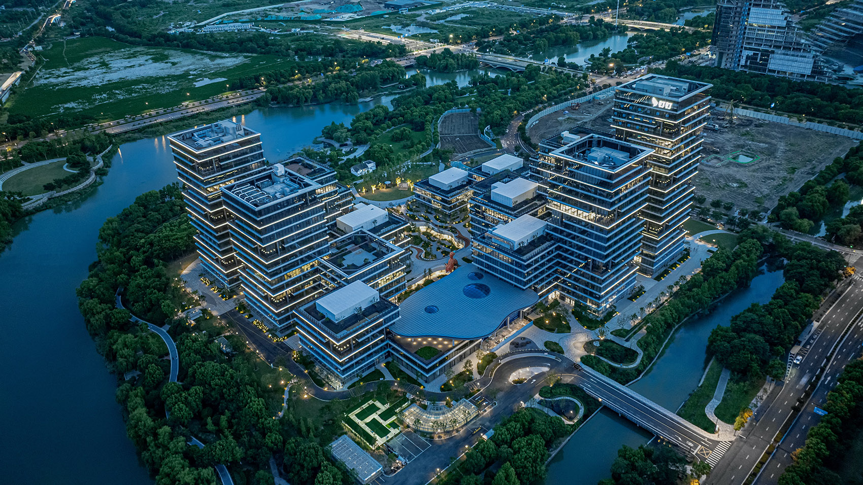 c6e135fc8523ac2125c7aa8f9b32ffd9_007-design-of-alibaba-center-hangzhou-future-park-by-ups-work.jpg